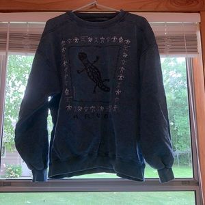 Santee- No hood sweatshirt- Large- Blue